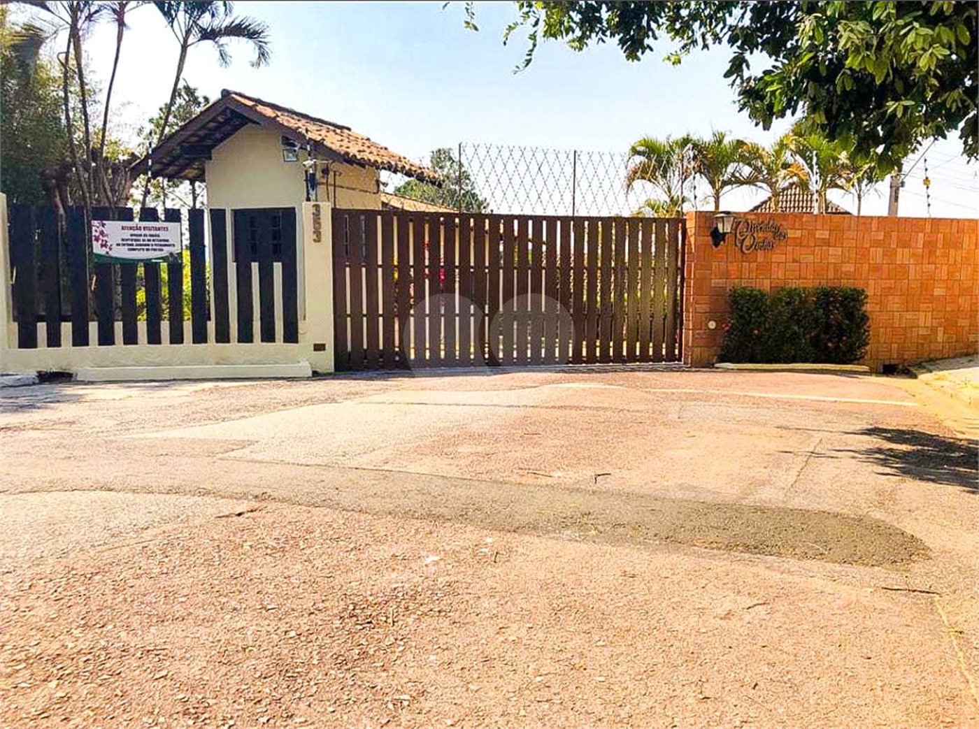 Casa à venda com 3 quartos, sendo 1 suíte,  no condomínio Vivenda das Vinhas, Vinhedo - SP