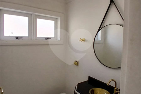 Casa à venda com 4 quartos, sendo 2 suítes, no condomínio Flamboyant, Atibaia - SP