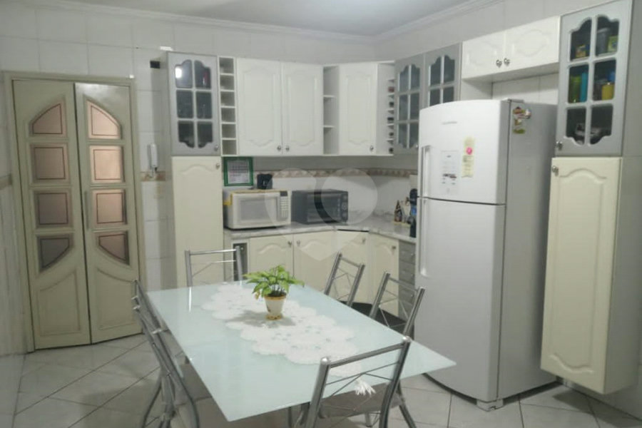 Sobrado à venda com 3 quartos, sendo 1 suíte,  em Vila Medeiros, São Paulo, SP