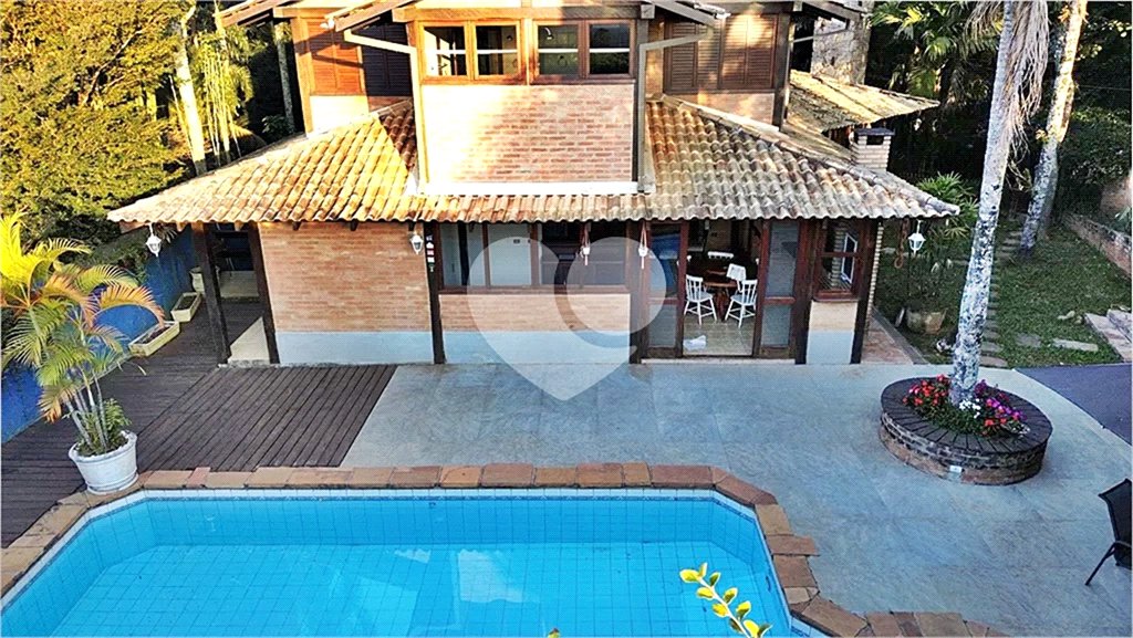 Casa à venda com 4 suítes em Serra da Cantareira, Mairiporã, SP