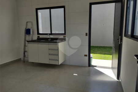 Casa à venda com 2 suítes em Jardim Santo Antônio, Atibaia, SP