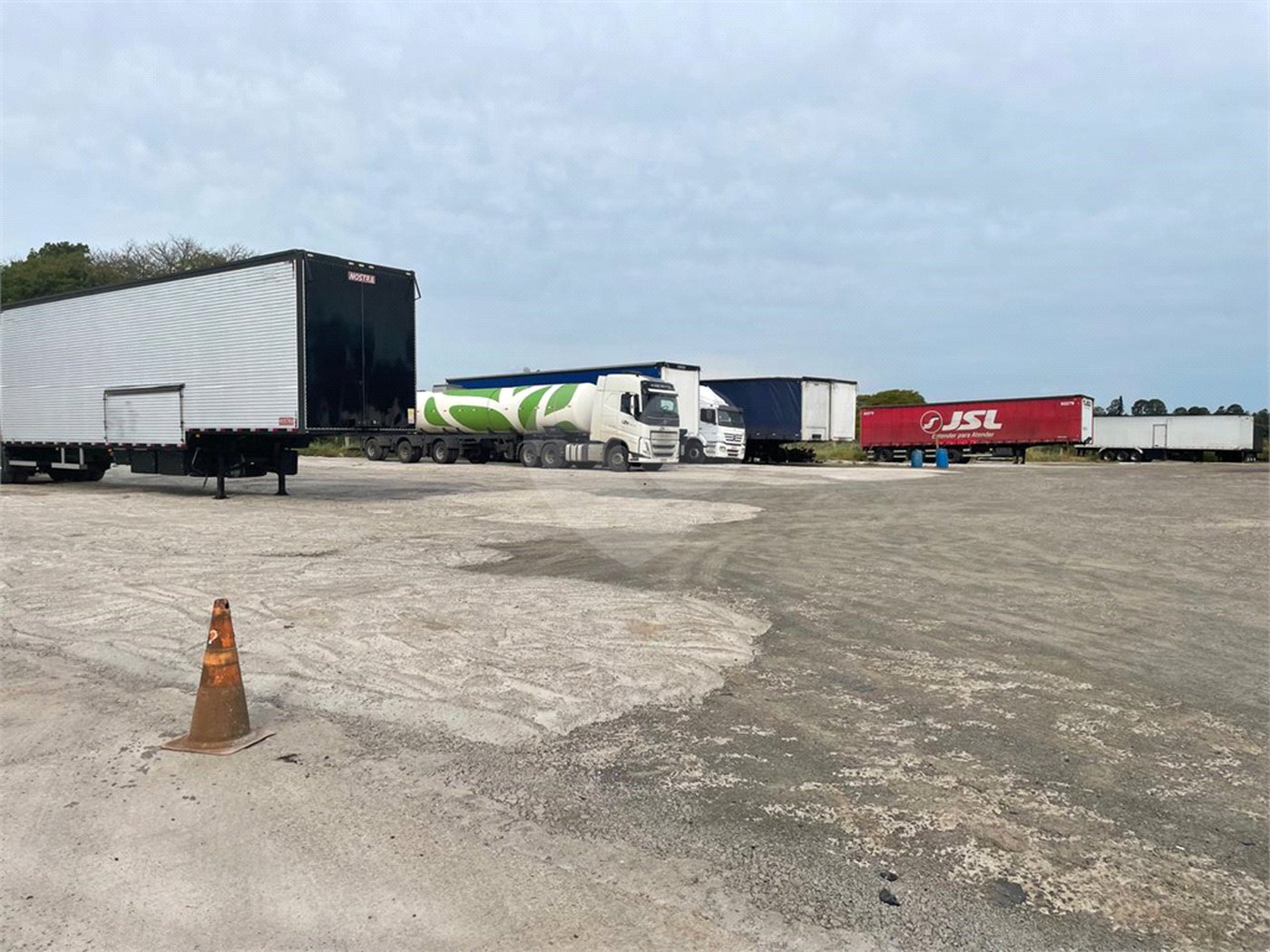Área de terra a Venda na Margem da Rodovia Washington Luiz KM/230 - São Carlos/SP