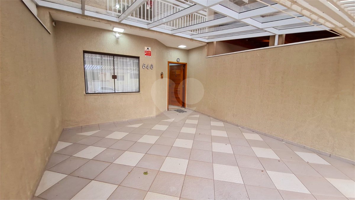 Sobrado à venda com 3 quartos, sendo 1 suíte,  em Jardim Leocádia, Sorocaba, SP