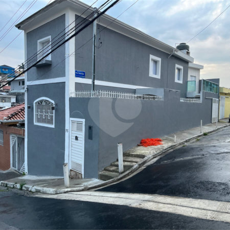 Sobrado à venda com 3 quartos em Vila Laís, São Paulo, SP