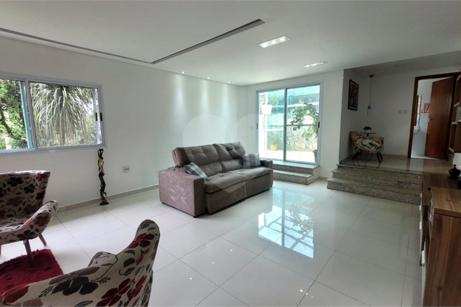 Casa à venda com 4 suítes no condomínio Jardim da Montanha I, Mairiporã - SP
