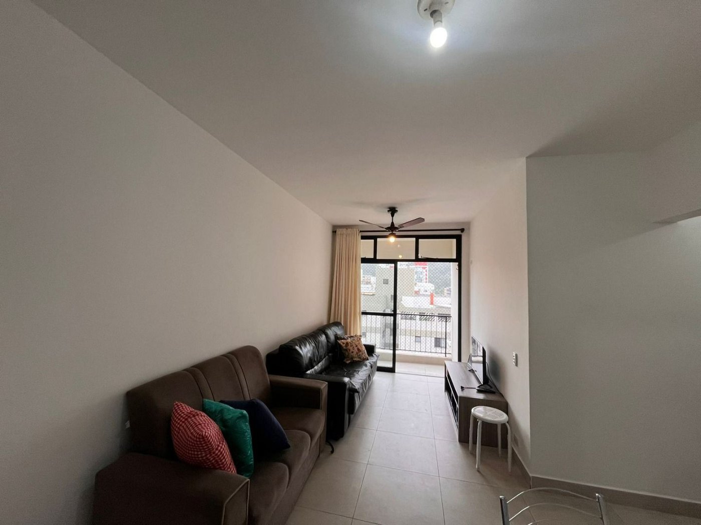 Apartamento com 2 dormitórios à venda, 65 m² por R$ 360.000,00 - Vila Júlia - Guarujá/SP