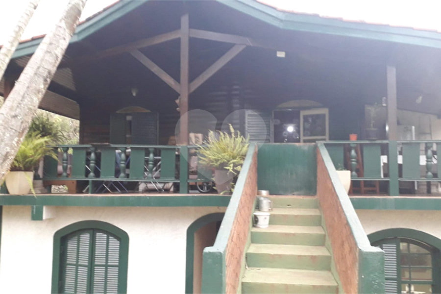 Casa à venda com 3 quartos, sendo 1 suíte, no condomínio Gleba II, Mairiporã - SP
