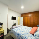 Apartamento com 2 dormitórios e suíte + dependência de serviço completa na Ponta da Praia – Localização privilegiada próximo à Praça Dino Bueno