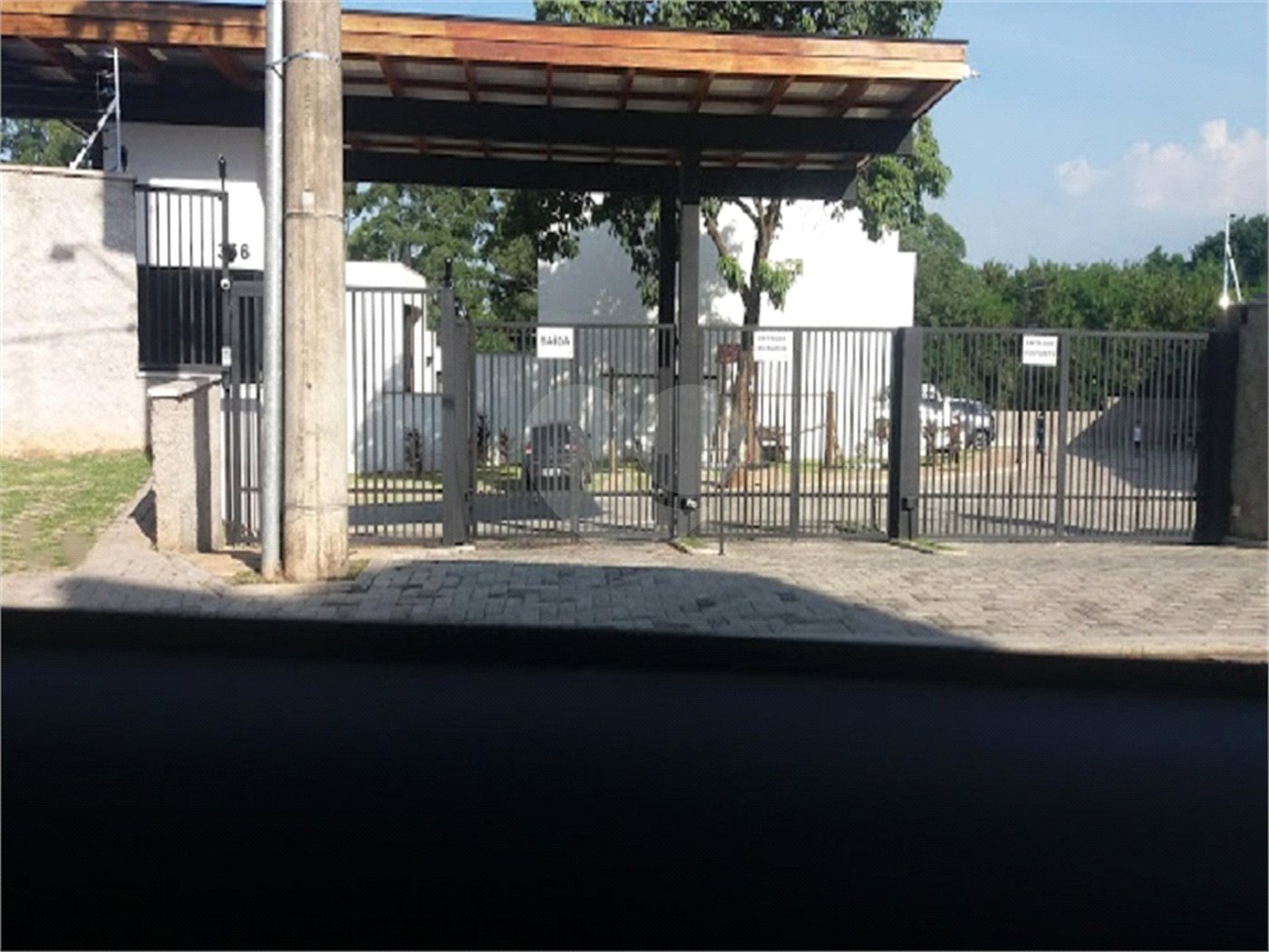 Casa à venda ou para alugar com 3 suítes no condomínio Quinta das Oliveiras, Valinhos - SP