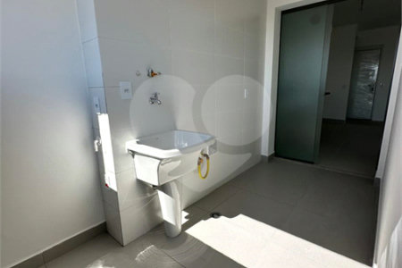 Apartamento com 125m², 3 dormitórios, sendo 3 suítes, 2 vagas, à venda na Moóca.
