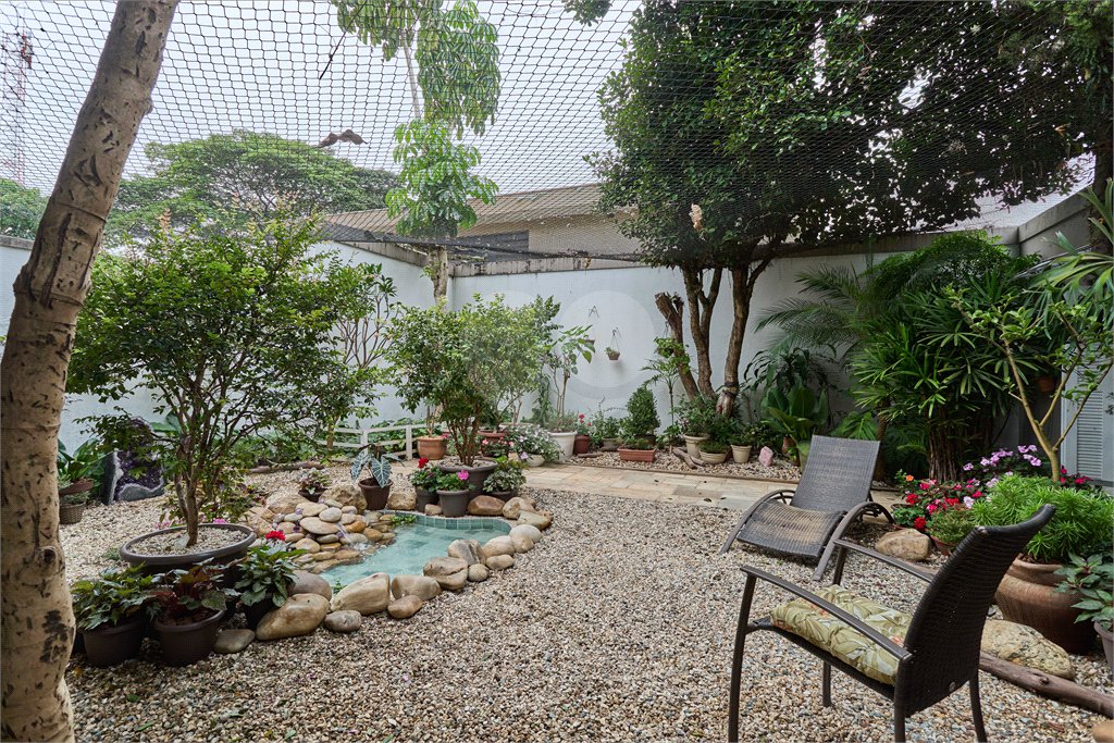Casa à venda com 4 suítes em Granja Julieta, São Paulo, SP