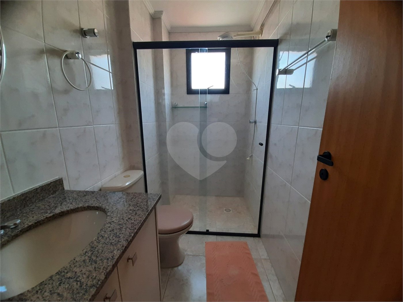 Apartamento à venda com 2 quartos, sendo 1 suíte, em Vera Cruz, Mongaguá, SP