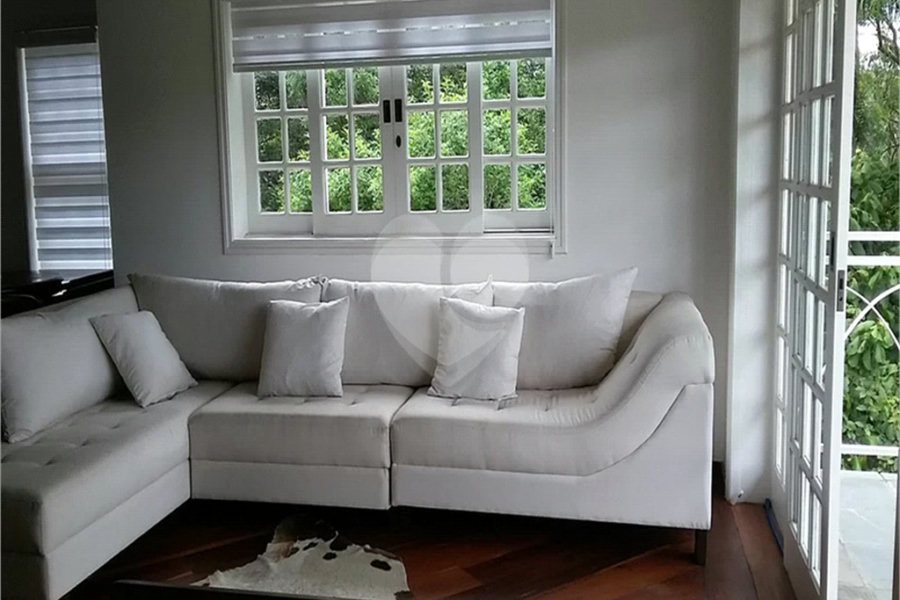 Casa à venda com 4 suítes no condomínio Suíça da Cantareira, Mairiporã - SP