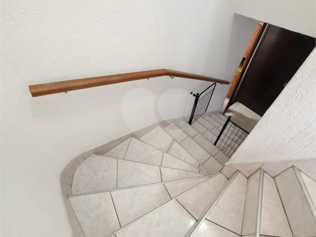 Sobrado à venda com 4 quartos, sendo 2 suítes,  em Interlagos, São Paulo, SP