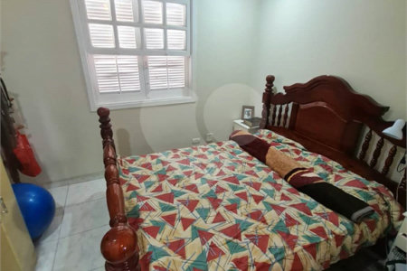 Casa à venda com 3 quartos, sendo 1 suíte, no condomínio Moradas do Ipê, São Paulo - SP