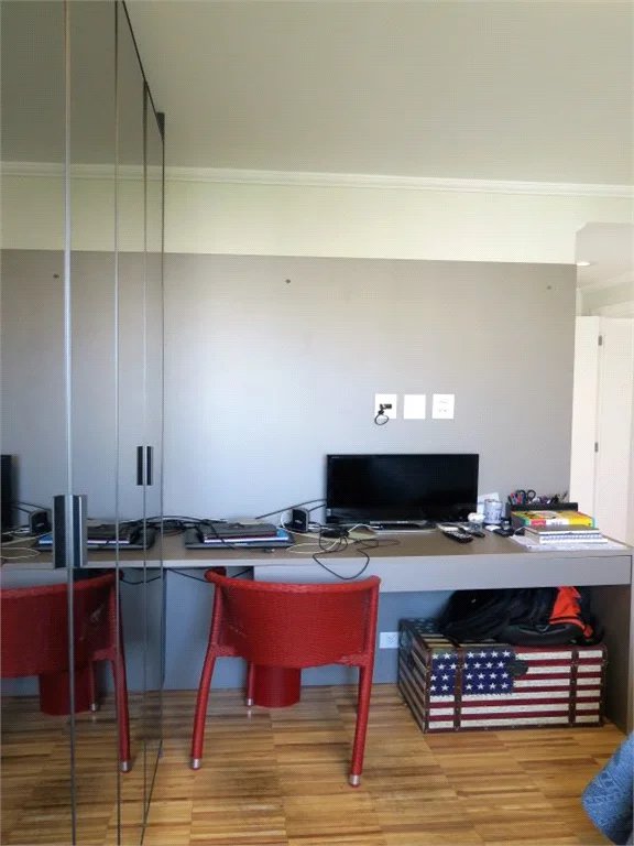 Apartamento à venda com 4 quartos, sendo 3 suítes, em Jardim Monte Kemel, São Paulo, SP