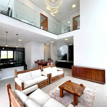 Casa à venda com 3 suítes no condomínio Ninho Verde II, Pardinho - SP