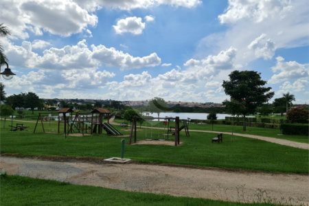 Casa à venda com 3 quartos, sendo 1 suíte, no condomínio Ibiti Royal Park, Sorocaba - SP