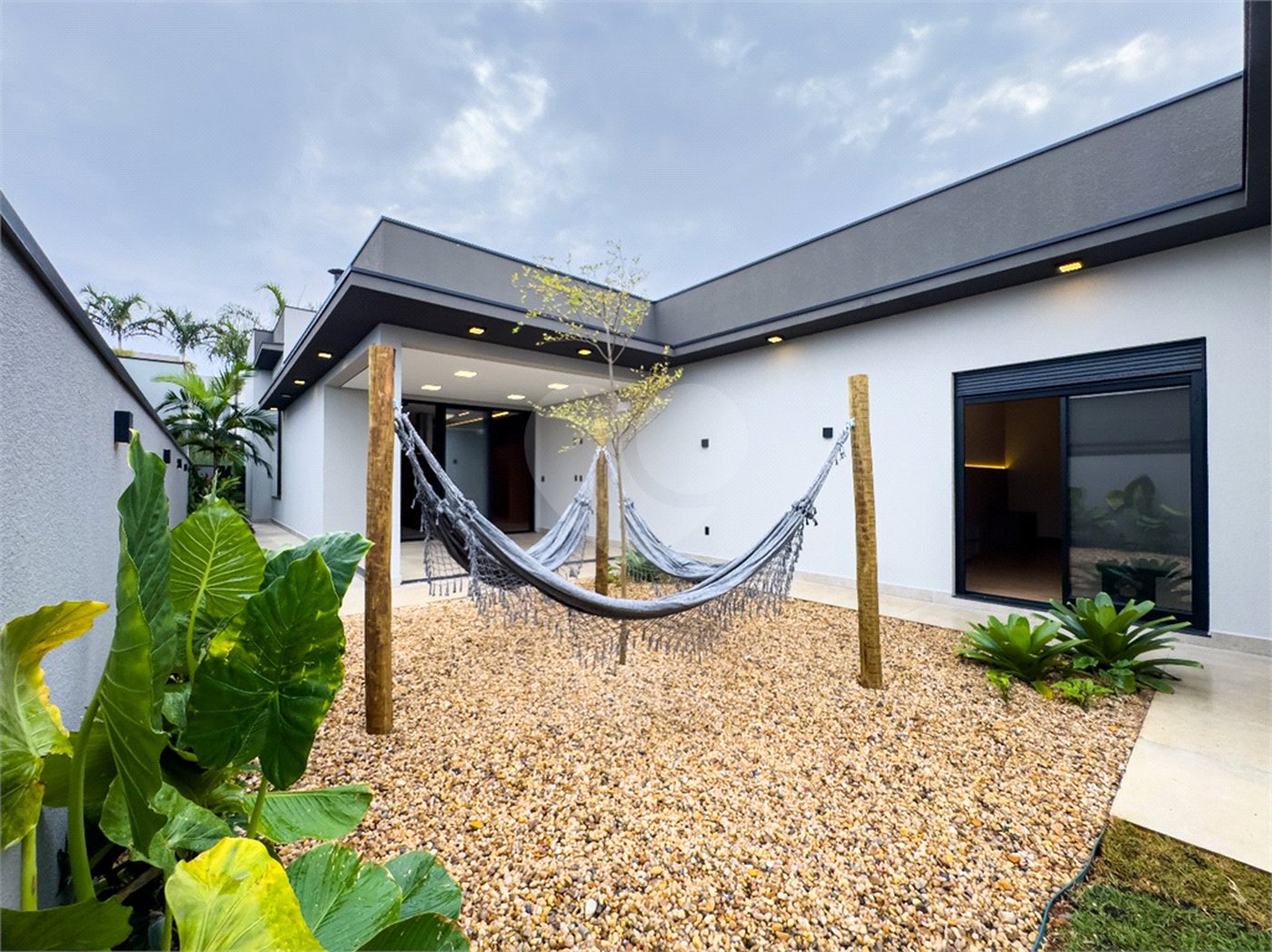 Casa à venda com 3 suítes no condomínio Residencial Helvétia Park, Indaiatuba - SP