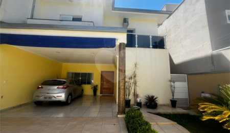 Casa à venda com 4 quartos, sendo 2 suítes,  em Vila Nastri, Itapetininga, SP
