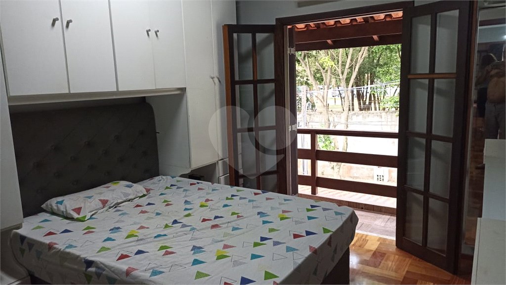 Sobrado à venda com 3 quartos, sendo 1 suíte, em Parque São George, Cotia, SP