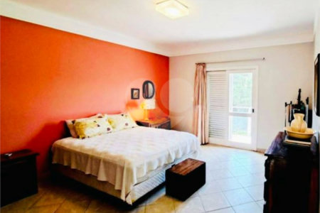 Casa à venda com 3 suítes no condomínio Vale da Santa Fé, Vinhedo - SP