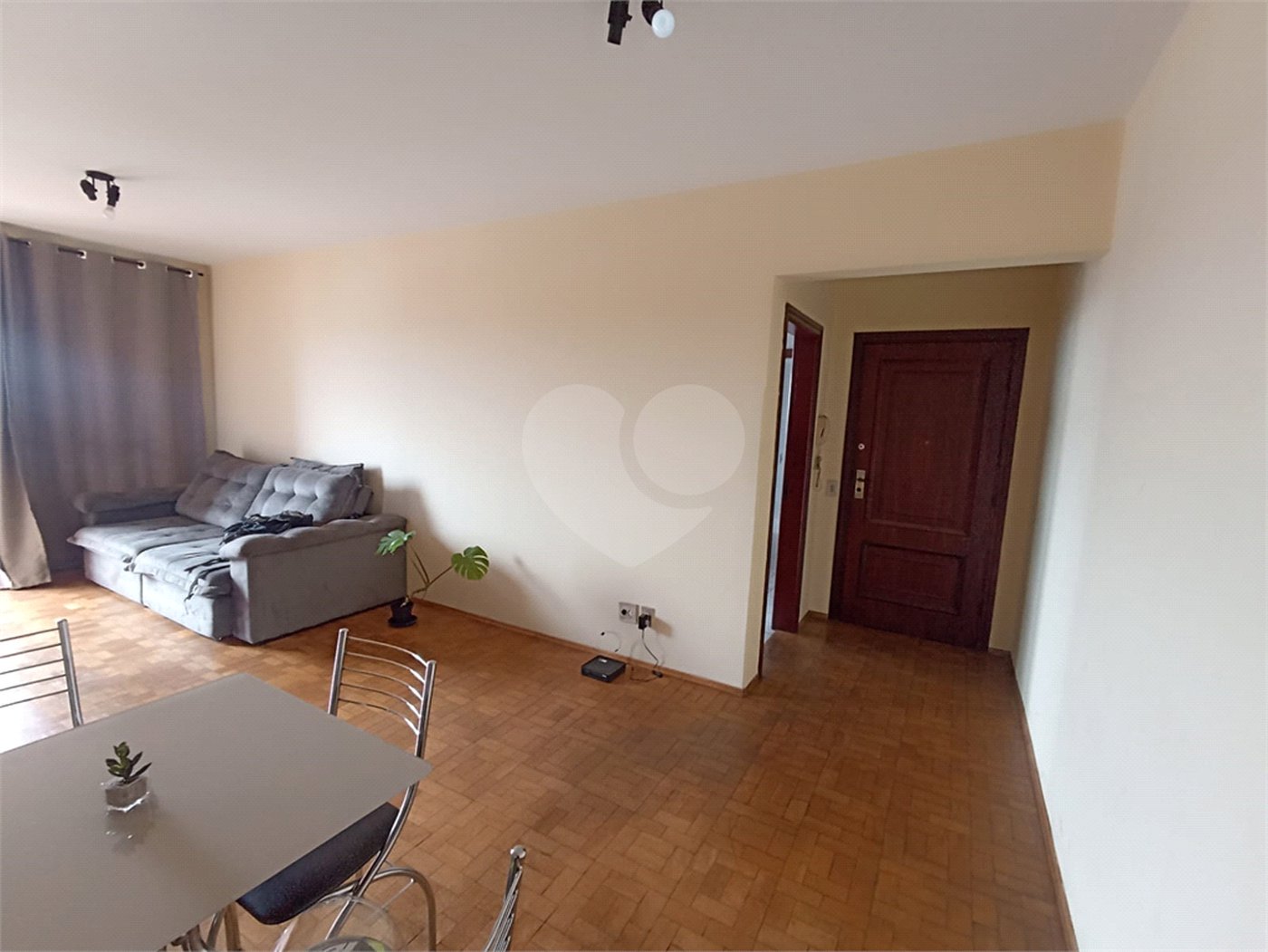 Apartamento à venda com 2 quartos, sendo 1 suíte, em Vila Maria, Itapetininga, SP