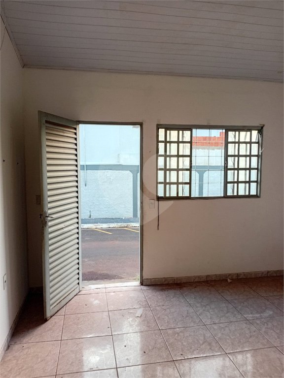Casa à venda com 10 quartos no Centro, Ponta Porã, MS