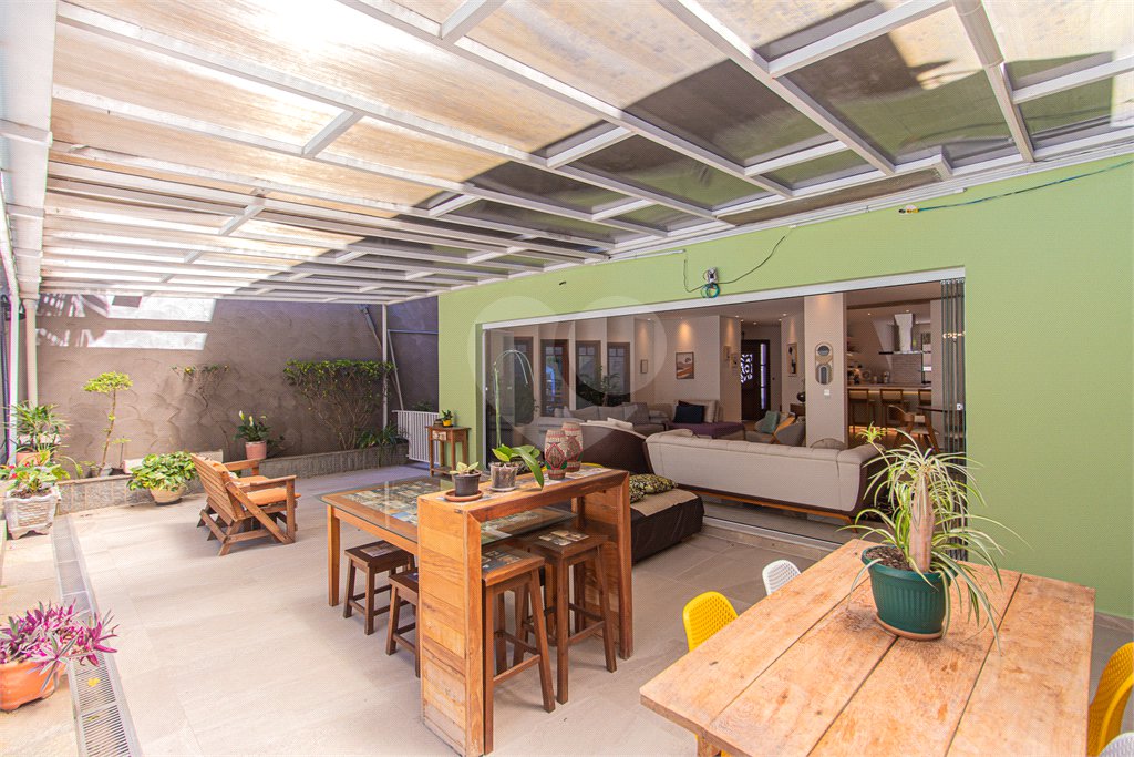 Casa à venda com 3 suítes em Jardim Prudência, São Paulo, SP