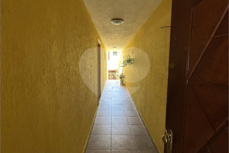 Sobrado à venda com 3 quartos em Jardim Santo Antoninho, São Paulo, SP