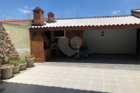 Sobrado à venda com 3 quartos, sendo 1 suíte, em Vila Trujillo, Sorocaba, SP