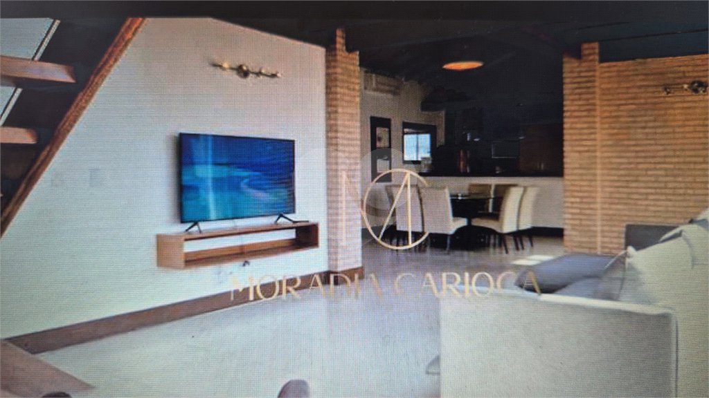 Casa à venda com 4 suítes em Jardim Peró, Cabo Frio, RJ