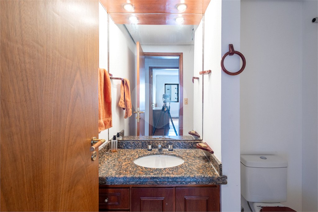 Apartamento à venda com 4 quartos, sendo 3 suítes,  em Jardim Monte Kemel, São Paulo, SP