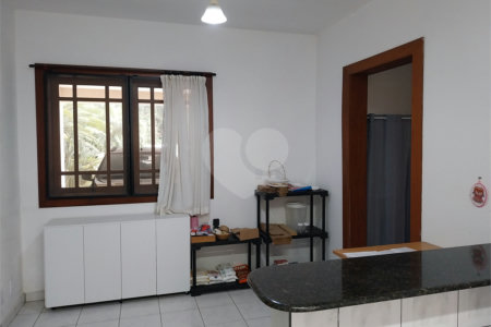 Casa Térrea à venda com 4 quartos, sendo 1 suíte,  em Parque dos Lagos, Mogi das Cruzes, SP