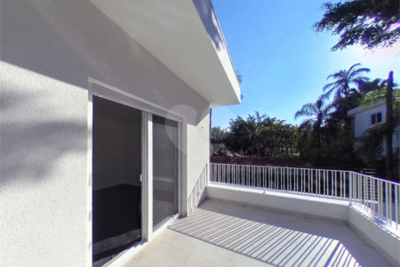 Casa à venda com 4 quartos, sendo 3 suítes,  em Jardim Marajoara, São Paulo, SP