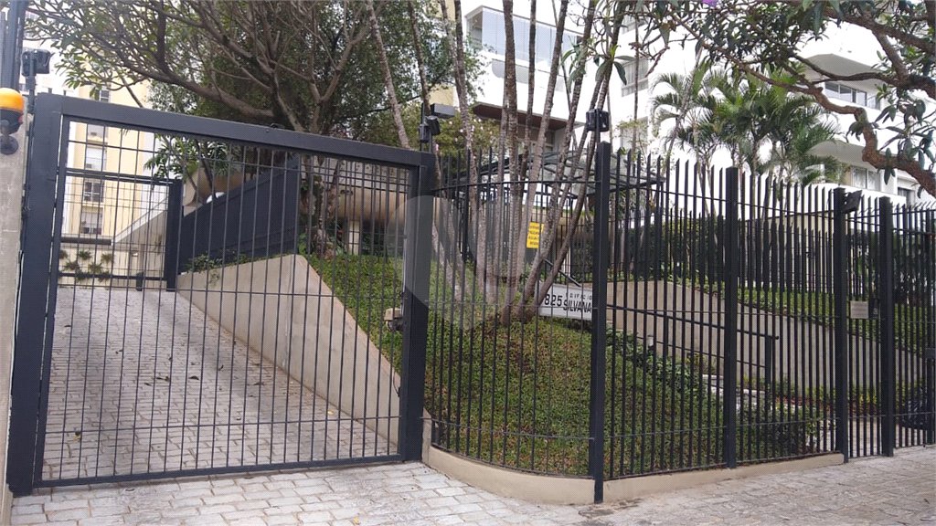 Apartamento à venda ou para alugar com 3 quartos, sendo 1 suíte,  em Indianópolis, São Paulo, SP