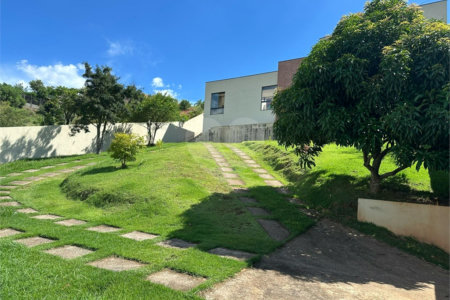 Sobrado à venda com 4 suítes em Jardim Estância Brasil, Atibaia, SP
