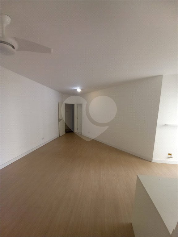 Apartamento à venda com 3 quartos, sendo 1 suíte,  em Vila Olímpia, São Paulo, SP