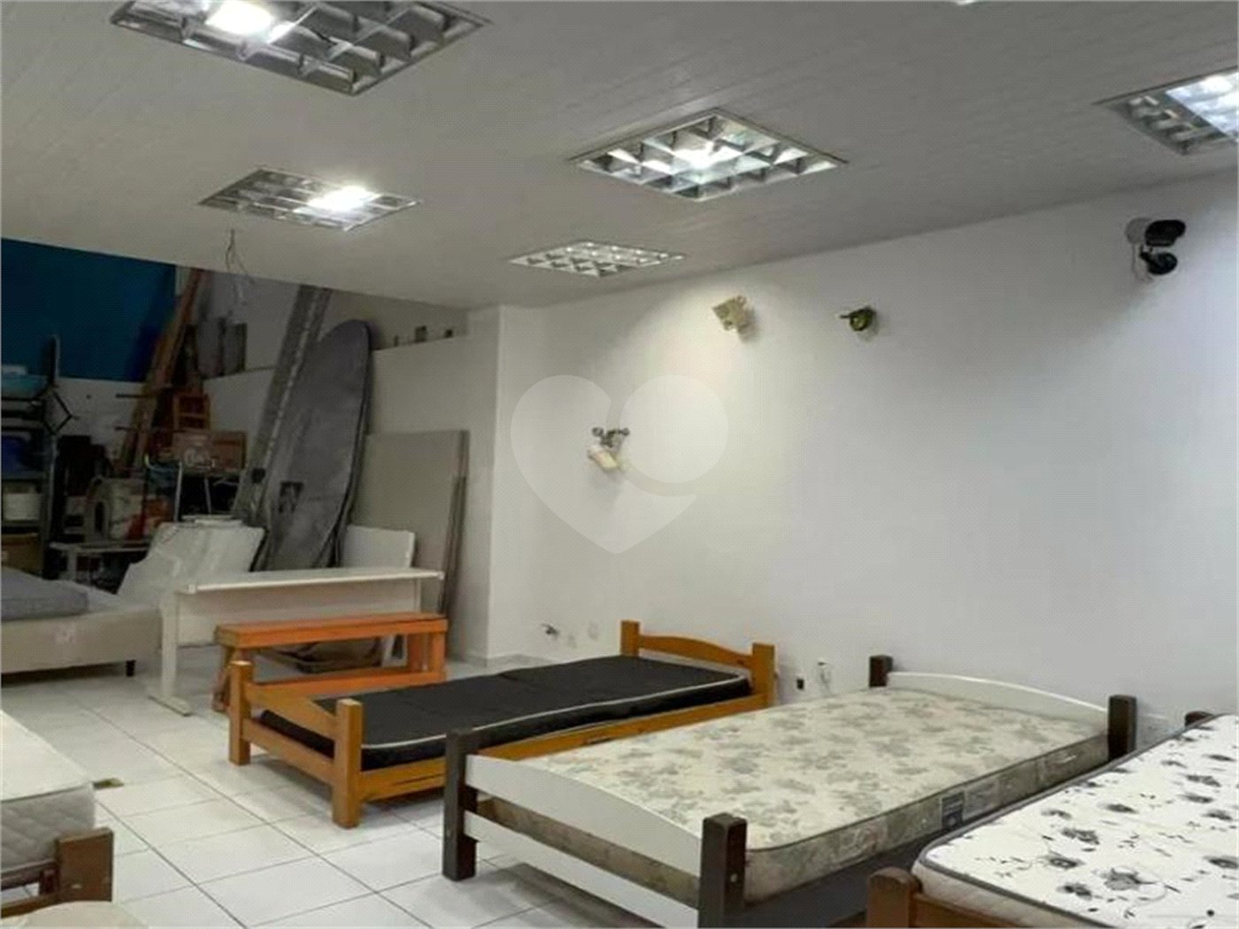 Loja à venda ou para alugar com 9 quartos, sendo 5 suítes, em Pinheiros, São Paulo, SP