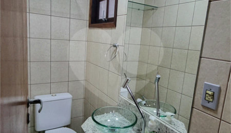 Sobrado à venda com 4 quartos, sendo 1 suíte,  em Tremembé, São Paulo, SP