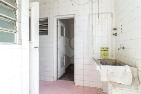 Apartamento à venda com 3 quartos, sendo 1 suíte, em Cerqueira César, São Paulo, SP
