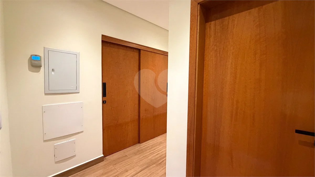Casa de alto padrão com 3 suítes no Condomínio Damha 2,