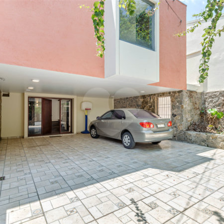 Casa à venda com 3 quartos, sendo 1 suíte,  em Granja Julieta, São Paulo, SP