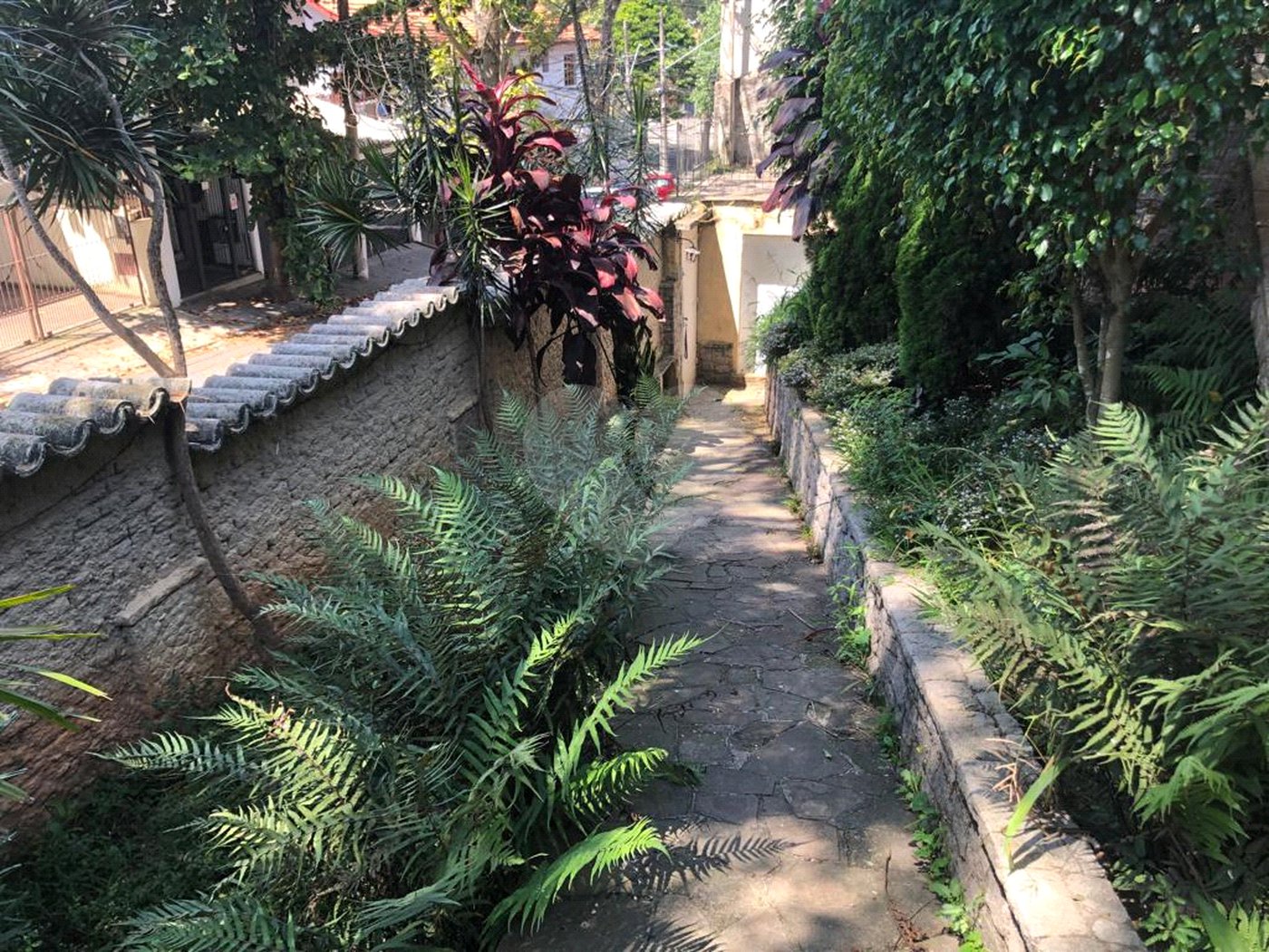 Casa à venda com 4 quartos, sendo 1 suíte,  em Jardim Colombo, São Paulo, SP