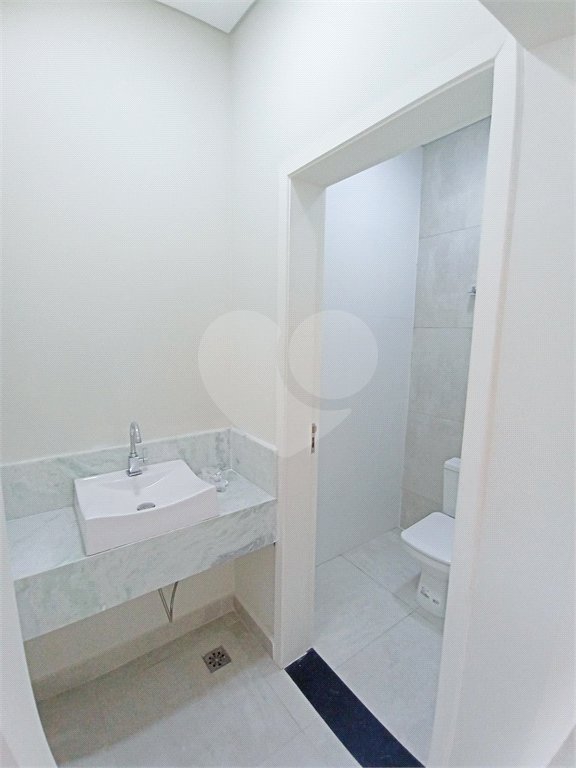 Casa à venda com 3 suítes no condomínio Reserva dos Jatobás, Louveira - SP