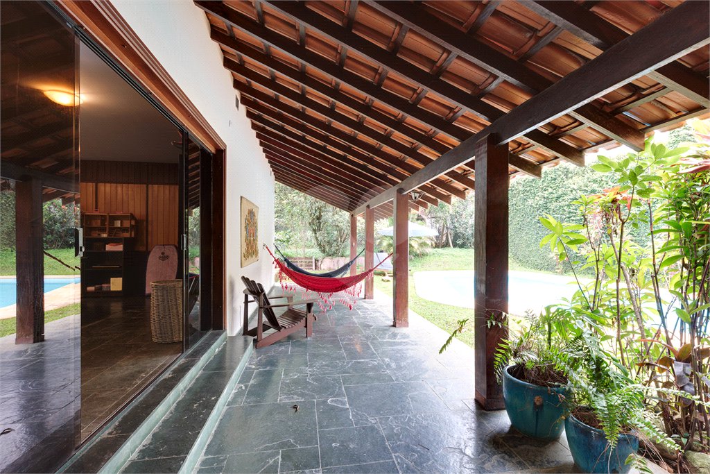 Casa Térrea à venda com 4 quartos, sendo 2 suítes, em Alto da Boa Vista, São Paulo, SP