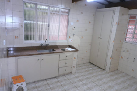 Casa à venda com 7 quartos, sendo 1 suíte, em Perdizes, São Paulo, SP