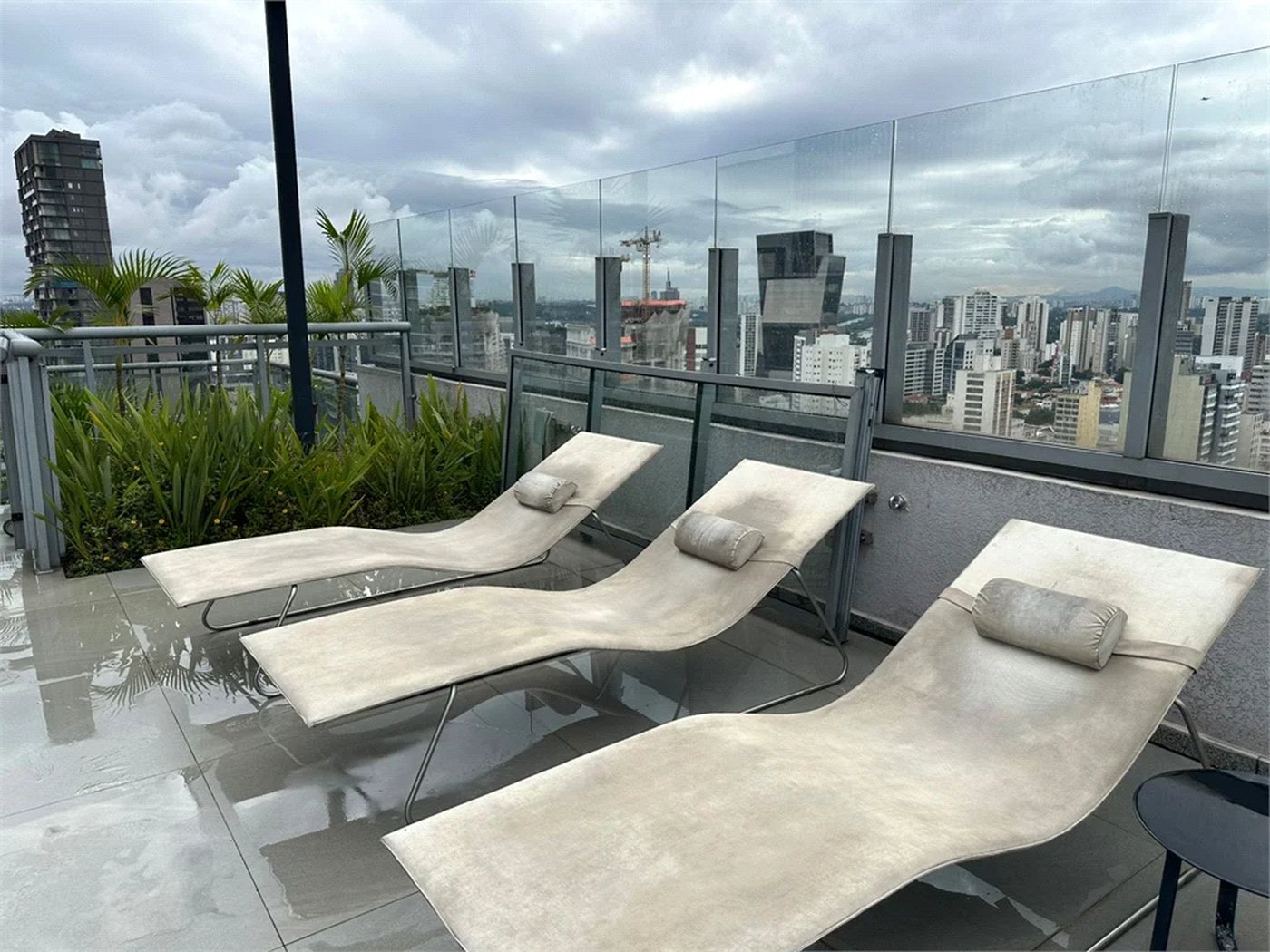 Apartamento à venda ou para alugar com 1 suíte em Pinheiros, São Paulo, SP