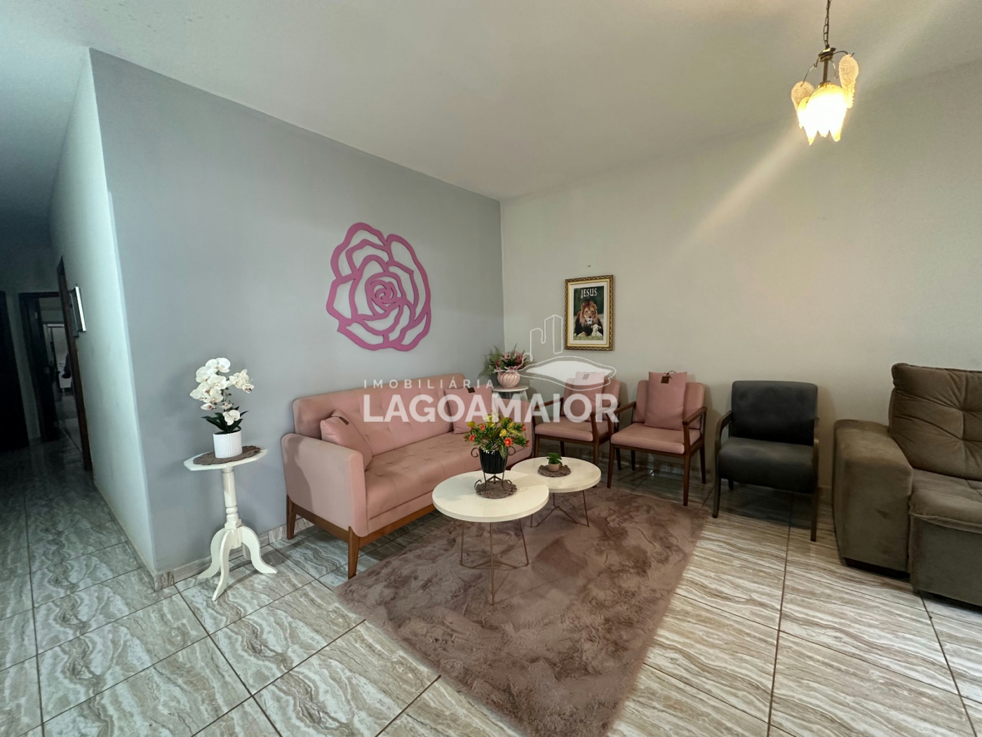 Casa à venda com 3 quartos, sendo 1 suíte,  em Jardim Brasília, Três Lagoas, MS