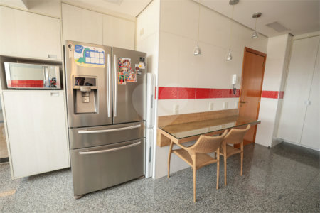 Apartamento à venda com 4 quartos, sendo 1 suíte,  em Vila Mariana, São Paulo, SP